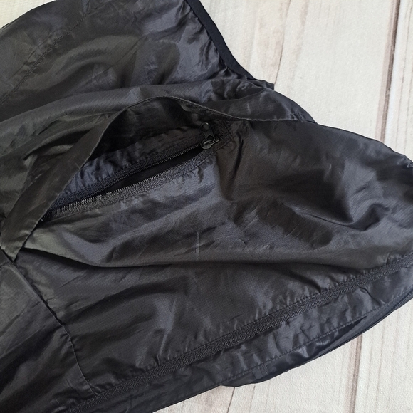 Zyia Active Black Trainer Vest Size Small Lightweight Packable Hood - Picture 8 of 11